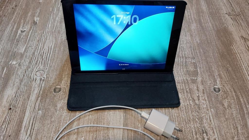 iPad 8e generatie 128GB – Zo goed als nieuw, Computers en Software, Apple iPads, 10 inch, Apple iPad, Ophalen of Verzenden, Zo goed als nieuw