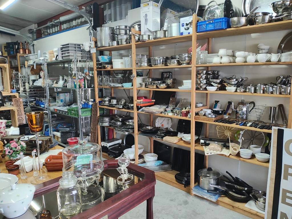 Horeca Kringloop: Diverse Keukenapparatuur en Benodigdheden, Ophalen