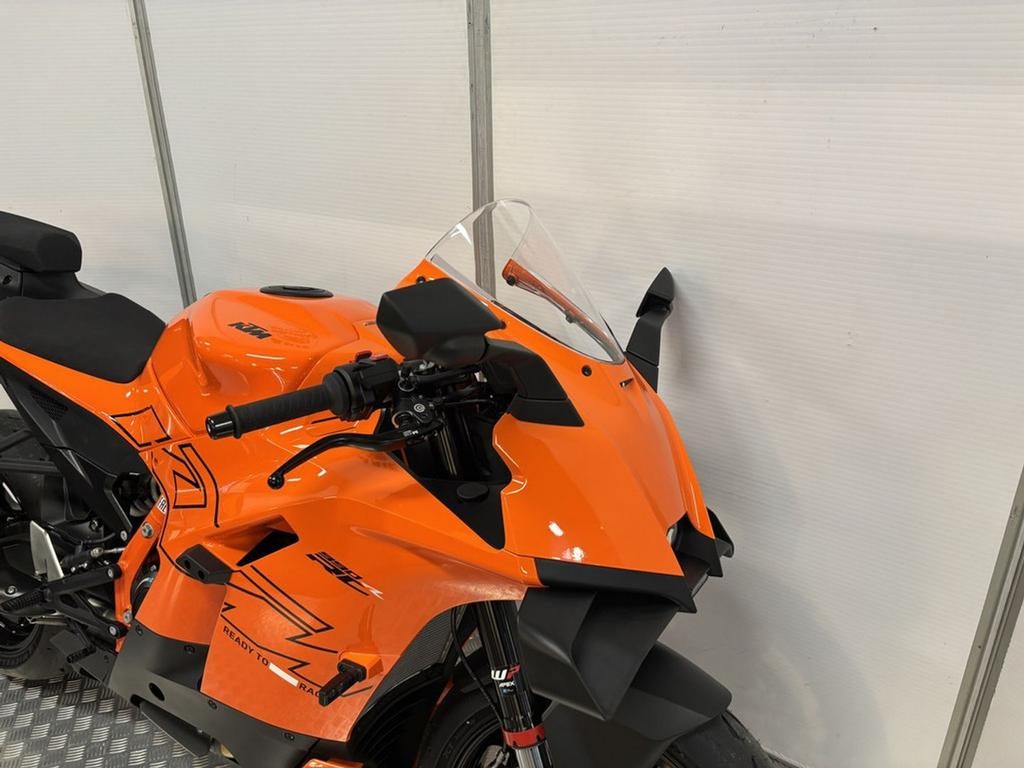 KTM 990 RC R (bj 2026) - foto 3