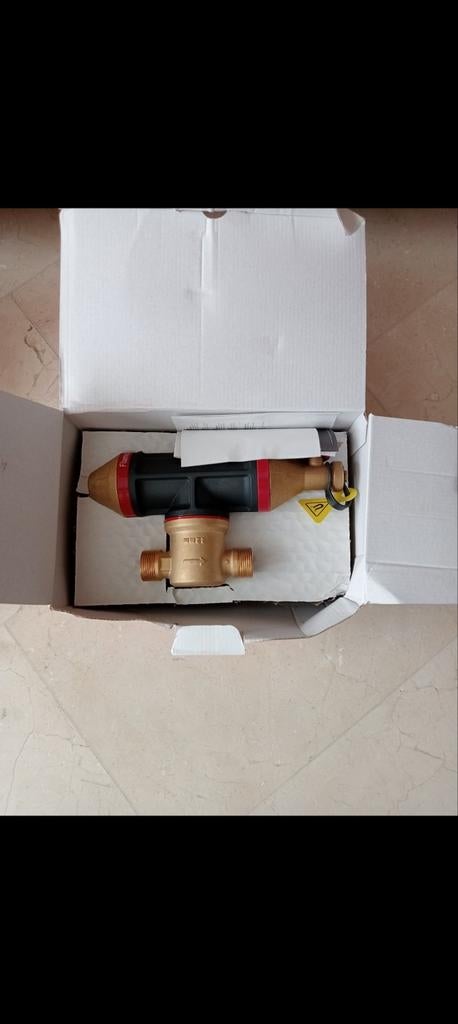 Flamco vuil- en luchtafscheider combi, Doe-het-zelf en Verbouw, Verwarming en Radiatoren, Nieuw, Overige typen, Minder dan 200 watt