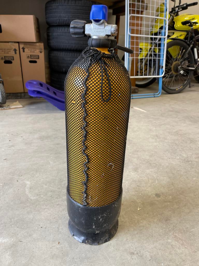 Duikfles - niet meer gekeurd, maar luchtdicht, Watersport en Boten, Duiken, Ophalen of Verzenden, Gebruikt, Duikfles