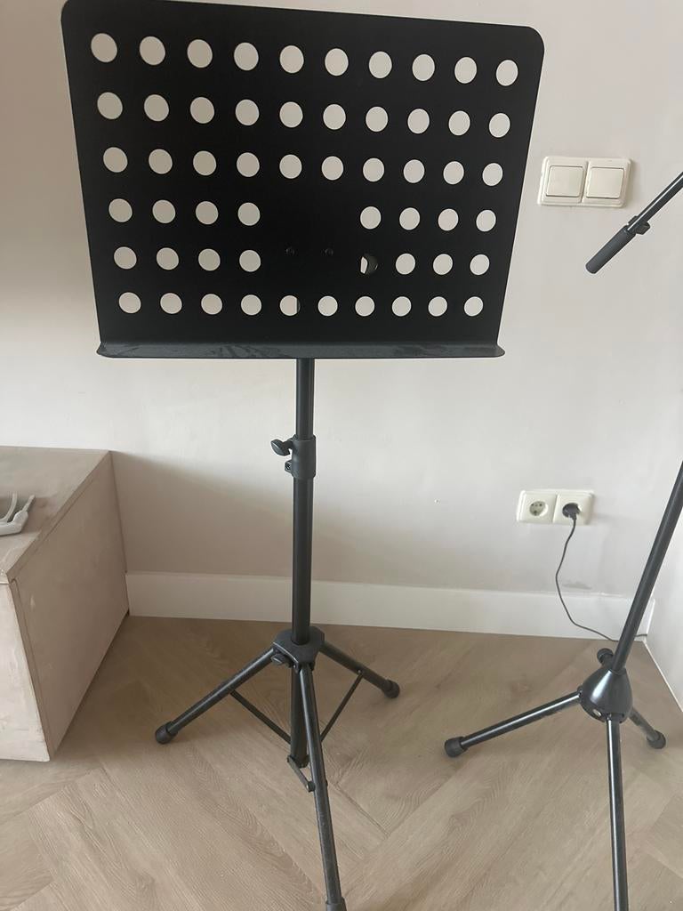 Muziekstandaard - Zo goed als nieuw, Ophalen, Zo goed als nieuw, Muziekstandaard, Overige instrumenten