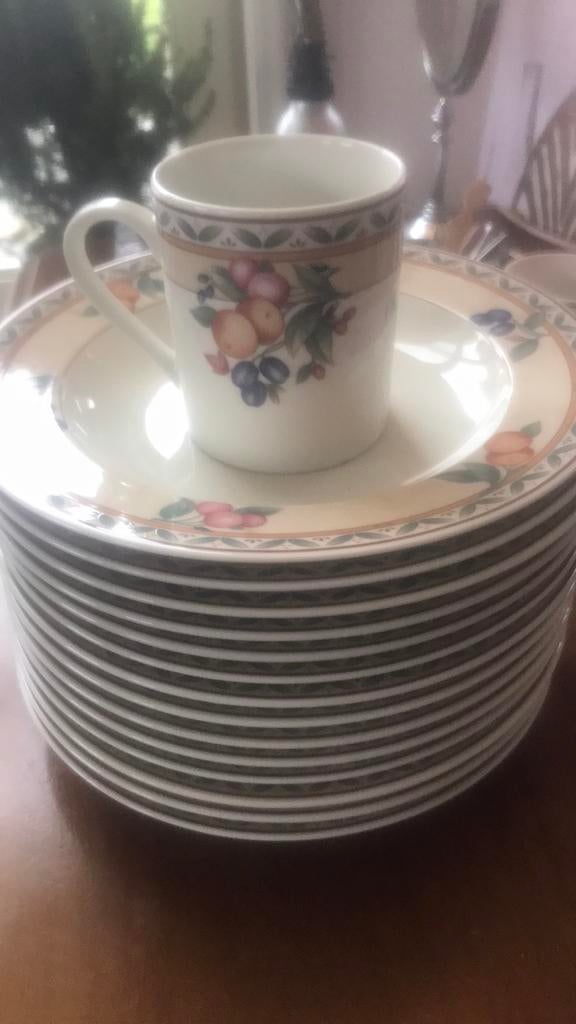 14 pasta/soep borden ,2 bekers en ontbijtbord, Antiek en Kunst, Ophalen of Verzenden