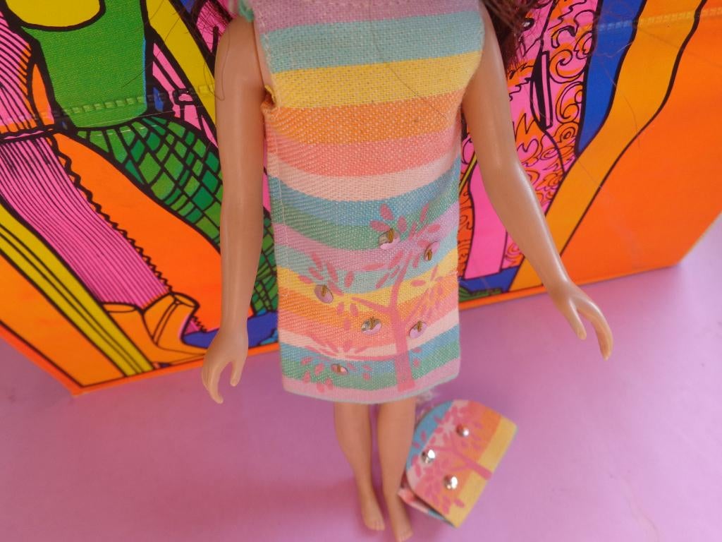 Barbie Skipper Sunny pastels jurk en tas, Verzamelen, Ophalen of Verzenden, Gebruikt, Kleertjes