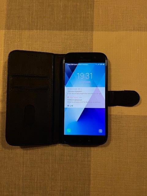 Samsung Galaxy A5 (2017) met hoesje, Zwart, 32 GB, Ophalen of Verzenden, Zo goed als nieuw