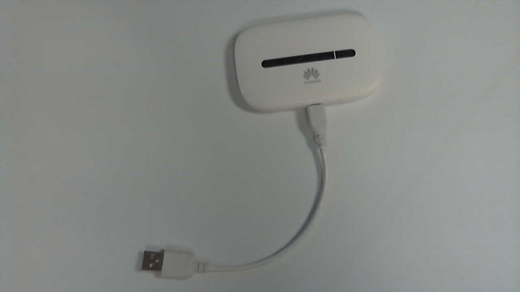 huawei E5330As/Bs-2, Ophalen of Verzenden, Zo goed als nieuw, Router met modem, Zyxel & Huawei