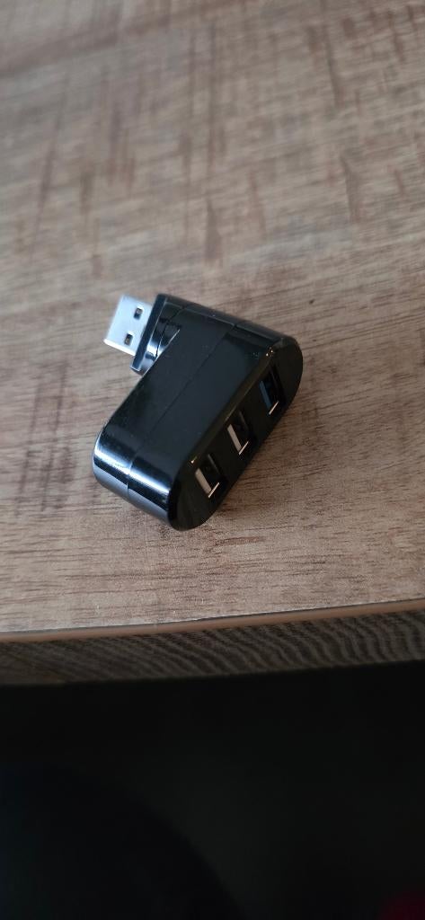 Usb hub, Ophalen of Verzenden, Zo goed als nieuw, 1 GB of minder