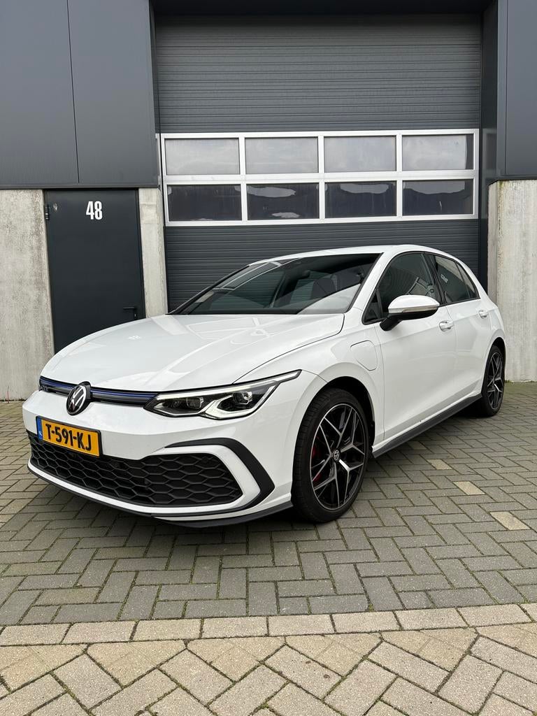Volkswagen Golf GTE 245pk DSG 2021 Wit, 4 cilinders, Alcantara, Wit, Plug-in hybride