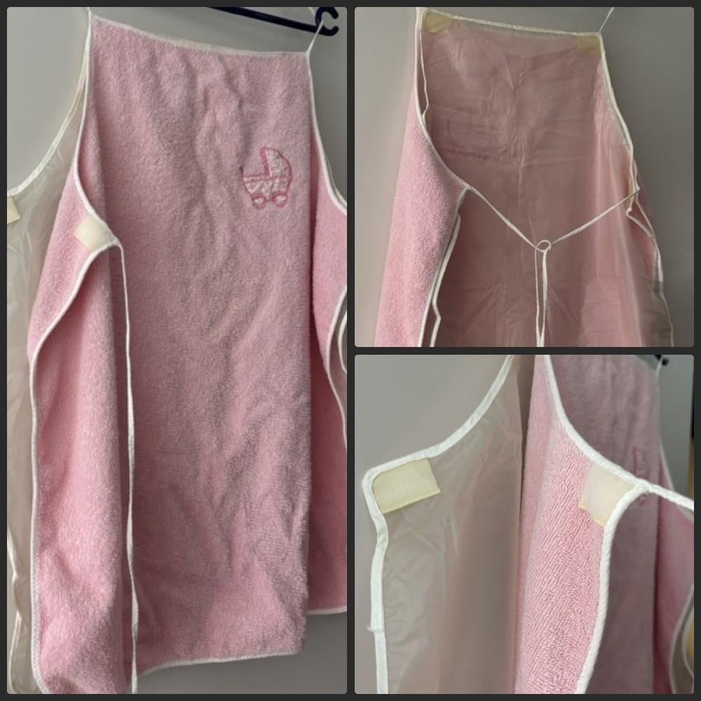 Babybadhanddoek schort 2-delig met plastic onderlaag, Ophalen of Verzenden, Zo goed als nieuw, Overige typen