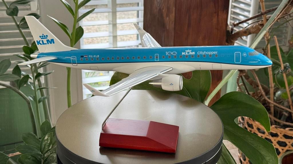 Embraer 190 “100 jaar” KLM, Schaal 1/100 nieuw in doos, Ophalen, Nieuw, Schaalmodel