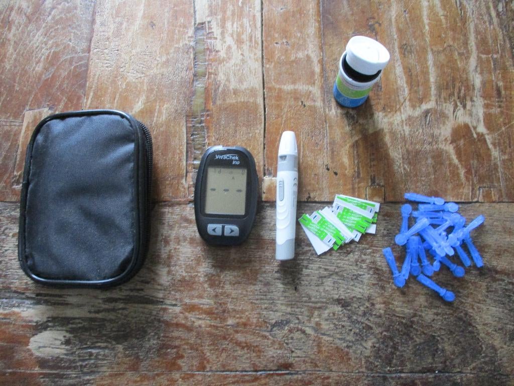 VivaChek glucosemeter pakket lancetten, teststrips , prikpen, Ophalen of Verzenden, Nieuw, Overige typen