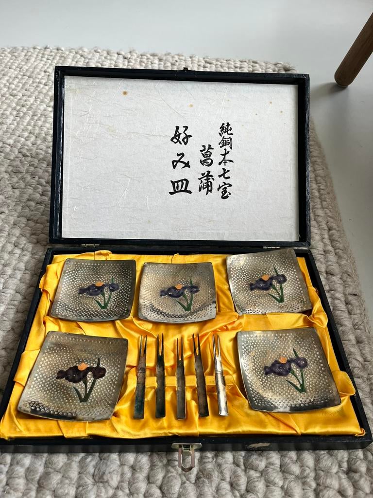 Japanese sweets. Dishes pure copper and cloisonné enamel., Ophalen of Verzenden