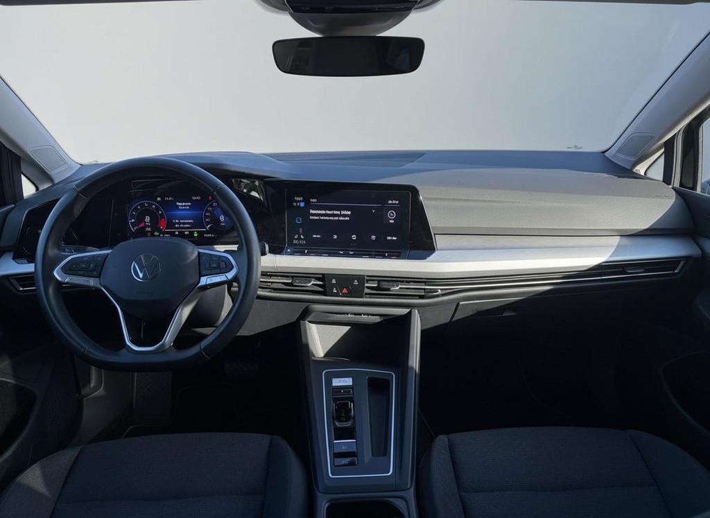 Volkswagen Golf Variant 1.5 eTSI Life Business, Stof, 4 cilinders, 700 kg, Zwart