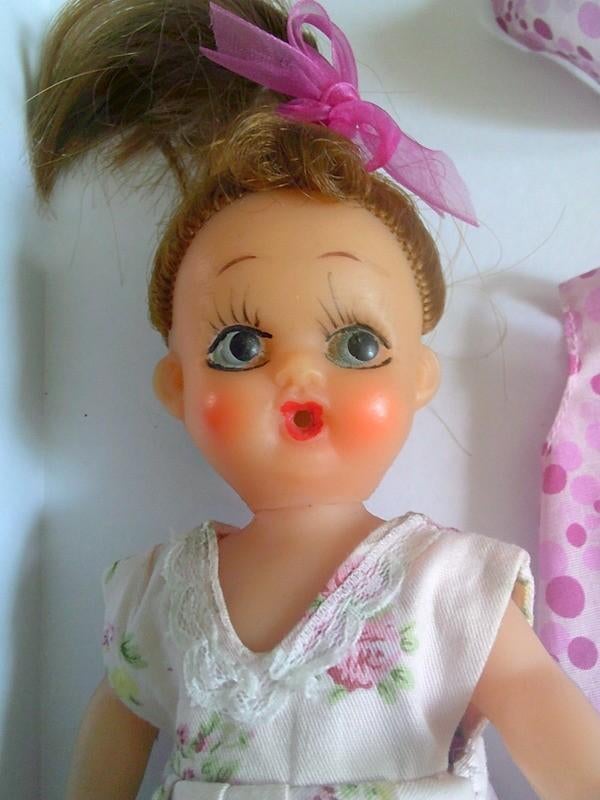 Vintage rubberen popje made japan jaren'60, Verzamelen, Poppen, Ophalen of Verzenden, Gebruikt, Pop