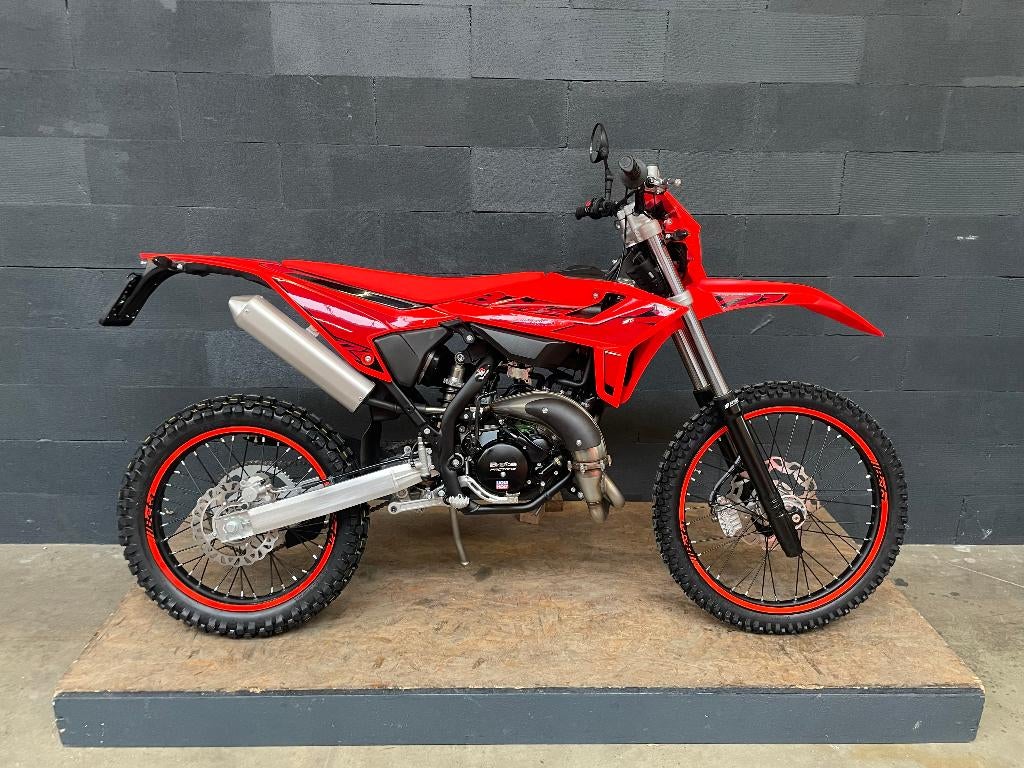 Beta RR 50 Enduro Sport 2026 Rood, Nieuw 50cc AM6 Voorraad, Ophalen, 6 versnellingen, Maximaal 45 km/u, Nieuw
