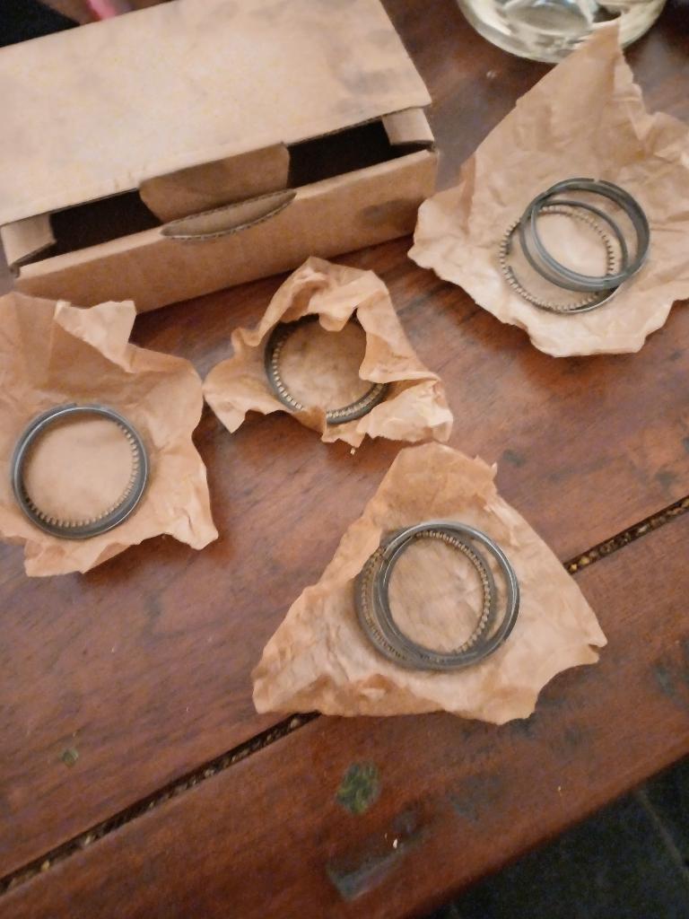 4 sets nieuwe zuigerveren Honda Four CB 550 58,5 mm, Motoren, Onderdelen | Oldtimers, Ophalen of Verzenden, Nieuw