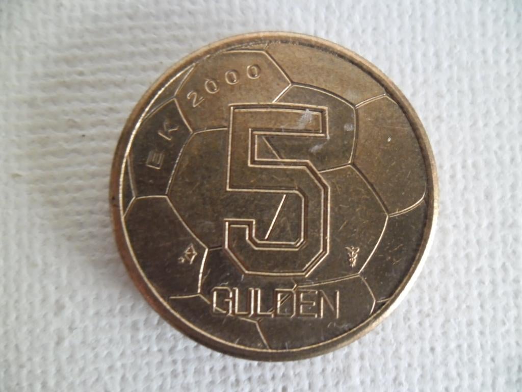 Koningin Beatrix: 5 gulden 2000 EK Voetbal, Postzegels en Munten, Munten | Nederland, Ophalen of Verzenden, Koningin Beatrix, 5 gulden