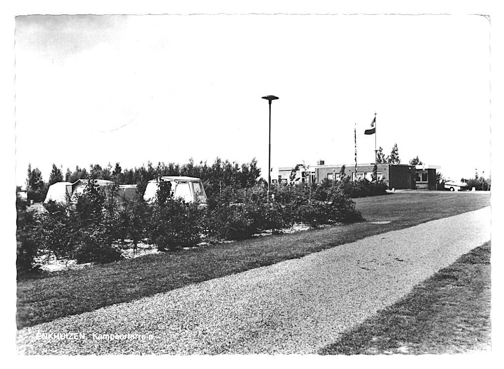 983344 Enkhuizen NH 1969 Kampeerterrein Gelopen mt postzegel, Verzamelen, Ansichtkaarten | Nederland, Gelopen, Noord-Holland, 1960 tot 1980