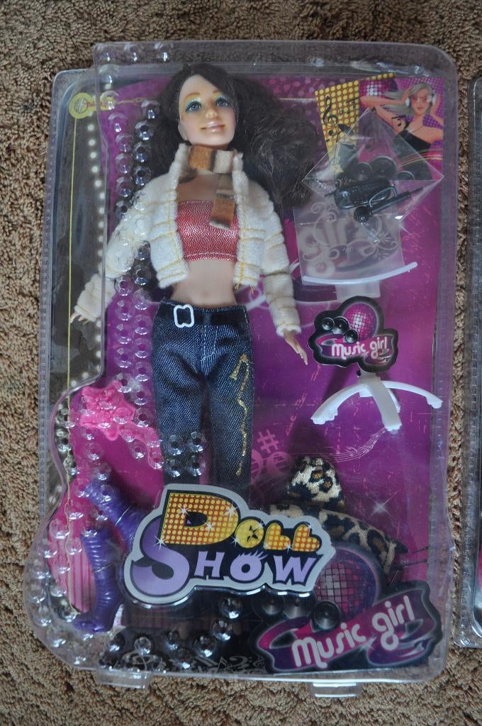 Vintage Pop 28 cm Music Girl Doll NIEUW, Verzamelen, Poppen, Ophalen of Verzenden, Nieuw, Fashion Doll