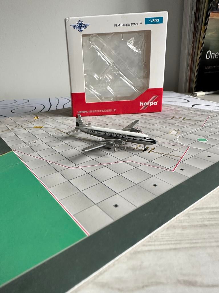 Herpa 1/500 KLM Douglas DC-6B, Hobby en Vrije tijd, Overige merken, 1:50 of kleiner, Overige typen, Ophalen of Verzenden