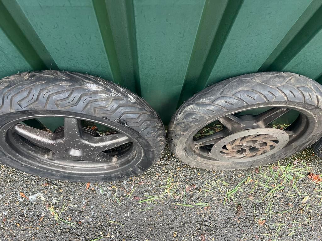 Kymco people s wielen standaarr carterdeksel windschem, Ophalen