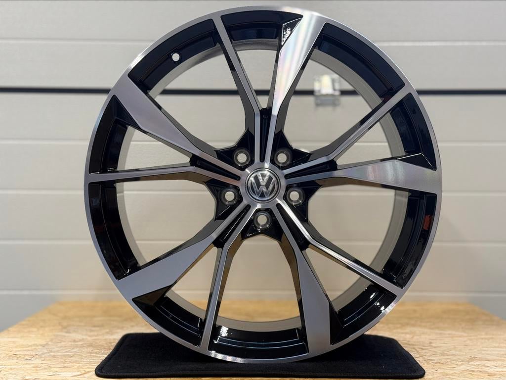 Nieuw Setje 20” Volkswagen Misano Tiguan T-Roc R-Line, Ophalen, Velg(en), Nieuw, 235 mm