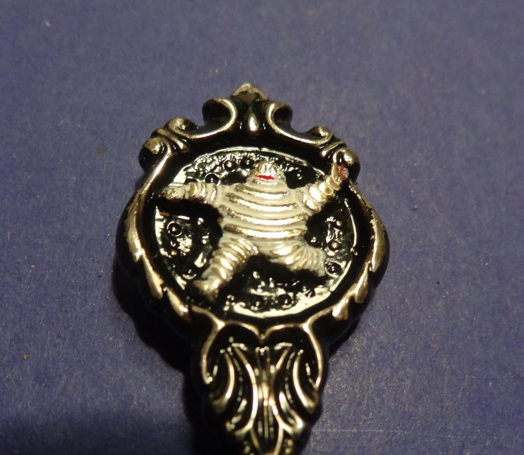 Michelin Banden Thee Lepel Nummer 0, Verzenden, Gebruikt, Auto's