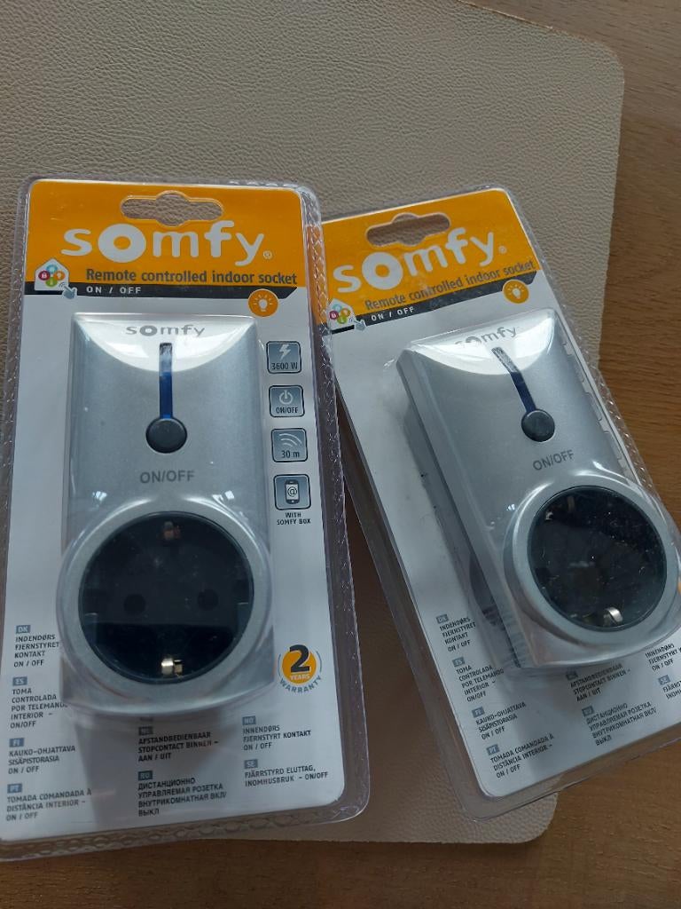2x Somfy afstand bedienbare stopcontacten, Ophalen, Nieuw, Stopcontact
