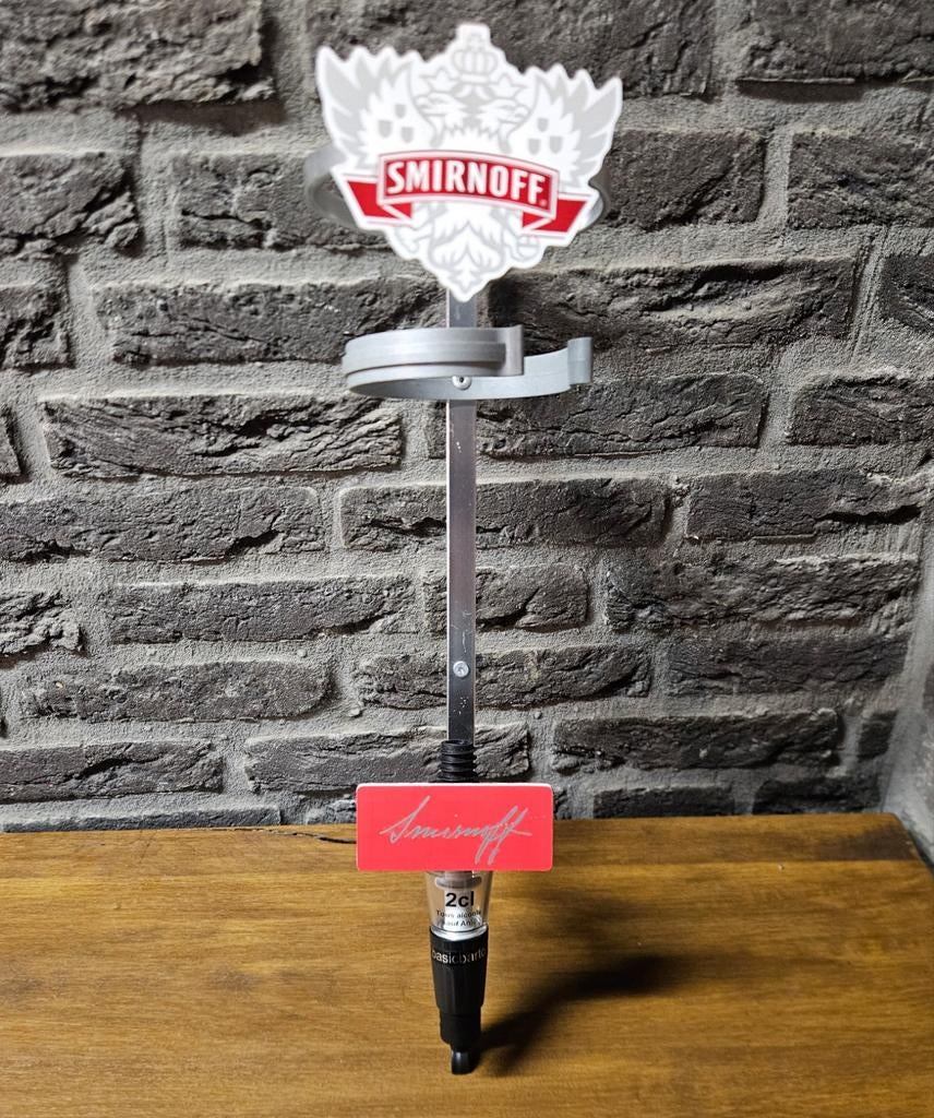 Smirnoff wodka nondrip dispenser met flesbeugel, Ophalen of Verzenden, Nieuw, Gebruiksvoorwerp