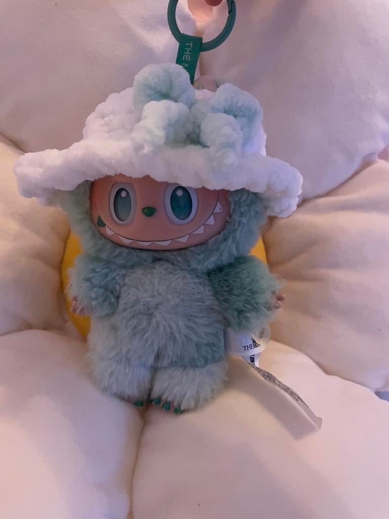 Leuk hoedje voor labubu in een witte kleur met mint strik, Ophalen of Verzenden, Nieuw