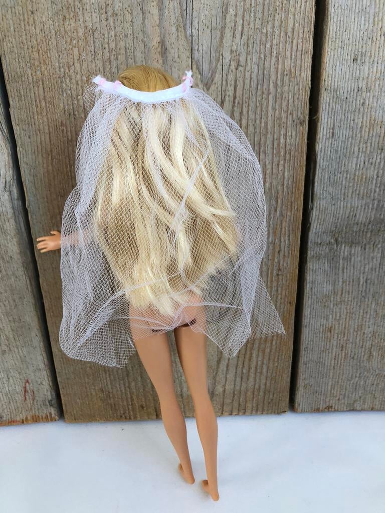 Witte sluier voor Barbie bruiloft voor bij trouwjurk, Ophalen of Verzenden, Zo goed als nieuw, Barbie