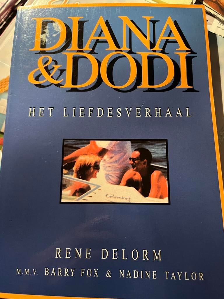 Boek Princess Diana & Dodi het liefdesverhaal, Boeken, Ophalen of Verzenden, Zo goed als nieuw, Personen