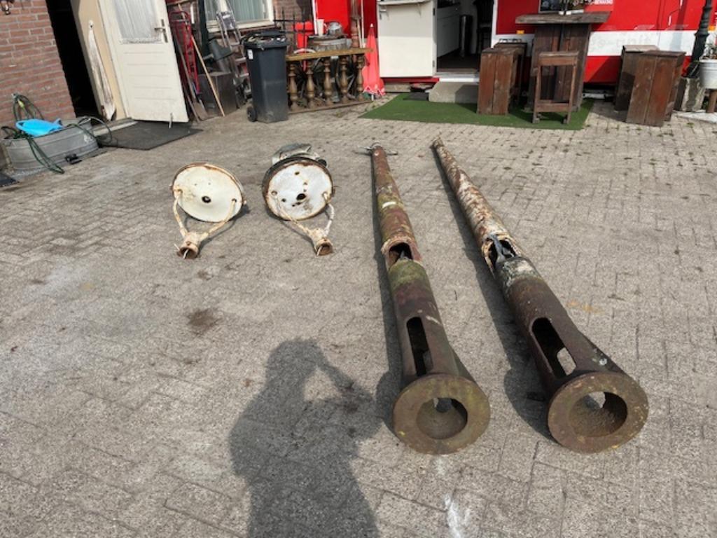 Antieke oude gietijzeren straat lantaarnpalen nog 2 stuks, Tuin en Terras, Buitenverlichting, Ophalen, Gebruikt, Staande lamp