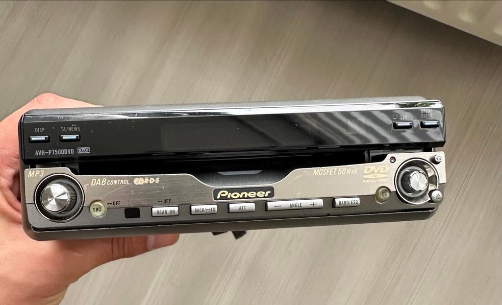 Pioneer AVH-P7500DVD - Klapscherm Zeldzaam!, Auto diversen, Autoradio's, Ophalen of Verzenden, Gebruikt