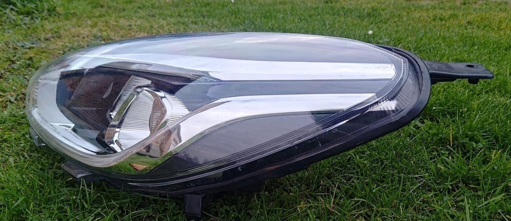 Halogeen LED Dlr koplamp Ford Fiesta links 2547949, Auto-onderdelen, Verlichting, Ophalen of Verzenden, Ford