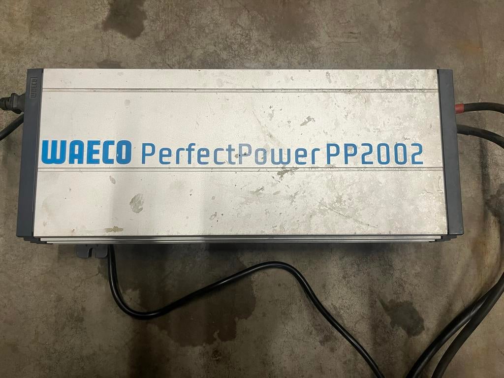 WAECO 12 naar 220 volt PP2002 Omvormer - Gebruikt, Ophalen of Verzenden, Gebruikt, Universele onderdelen