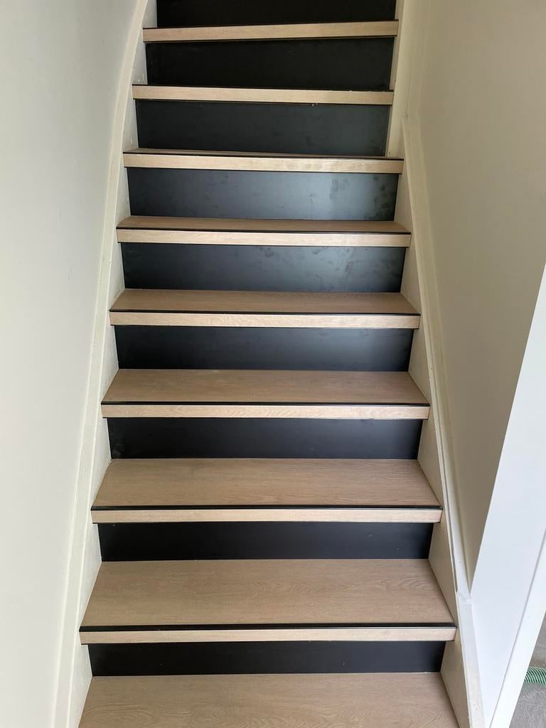 Pvc traprenovatie in 16 kleuren nu € 999,-, Diensten en Vakmensen, Vloerleggers en Parketteurs, Garantie