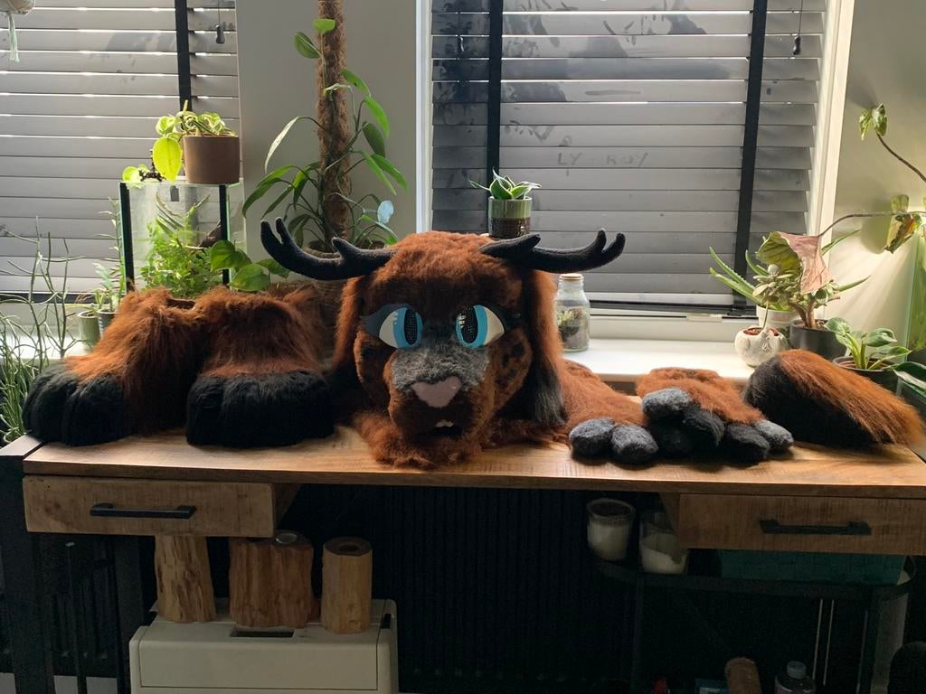 Fursuit konijn jackalope hoofd, poten, feetpaws en staart, Hobby en Vrije tijd, Kostuums, Theaterbenodigdheden en LARP, Ophalen of Verzenden