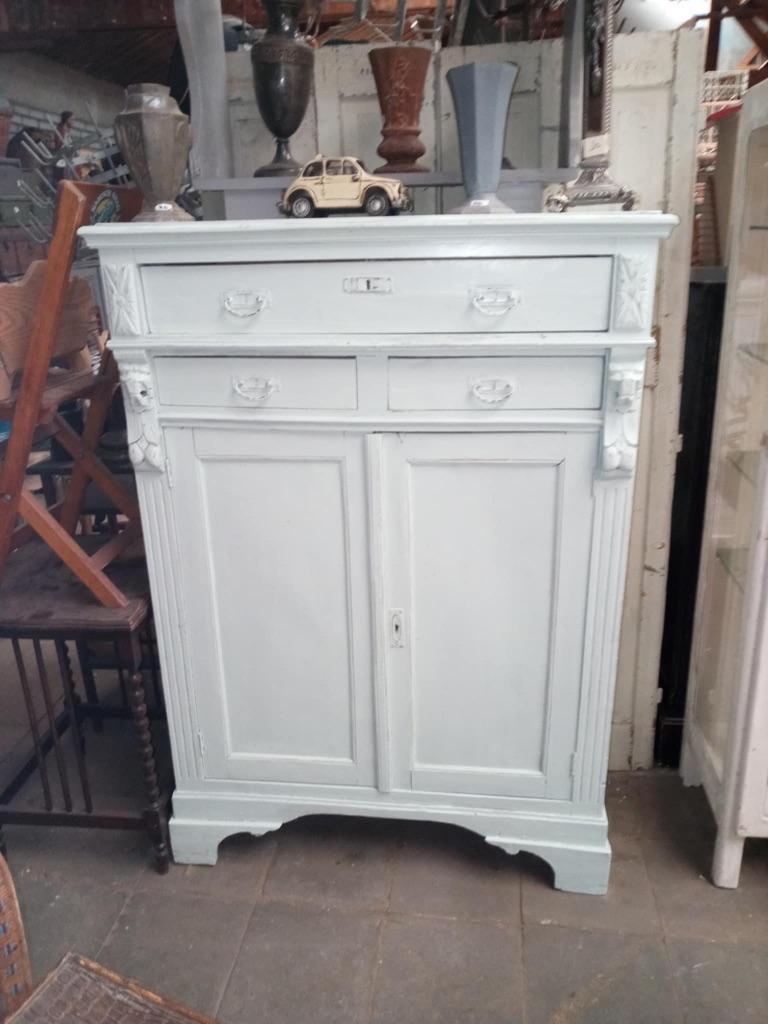 Oude meidenkast, Ophalen