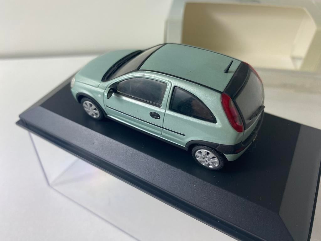 1:43 opel corsa C in dealer verpakking, Ophalen of Verzenden, Nieuw, Auto, Overige merken