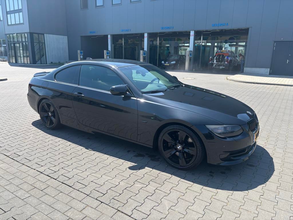BMW 3-Serie 3.0 I 335 Coupe AUT 2010 Zwart, Auto's, Automaat, Achterwielaandrijving, Zwart, 4 stoelen