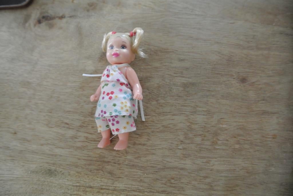 Barbie Happy Family Nikki/ nr 39, Verzamelen, Poppen, Ophalen of Verzenden, Zo goed als nieuw, Pop