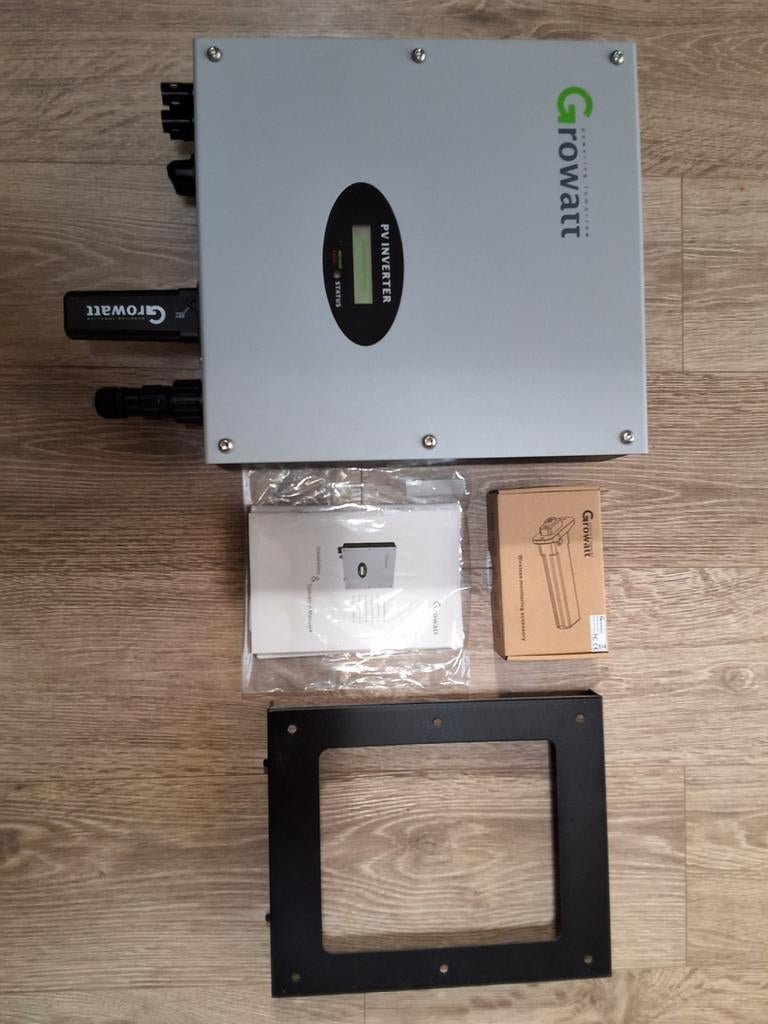 Growatt 2500MTL-S Omvormer - 1 jaar oud, Doe-het-zelf en Verbouw, Ophalen of Verzenden