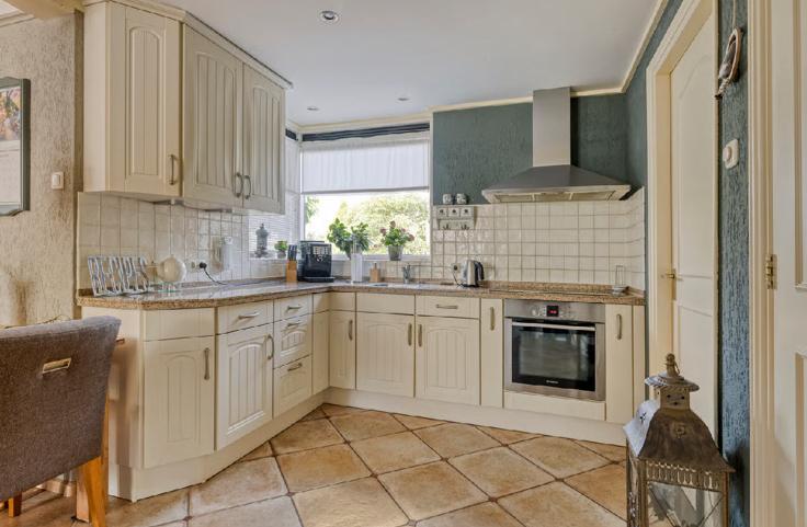 Keuken met granieten blad, Ophalen, Zo goed als nieuw, Graniet of Steen, Hoekkeuken