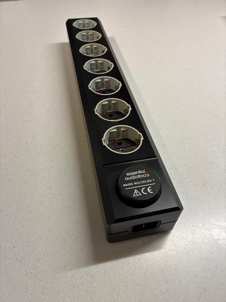 Essential Audio Tools Mains Multiplier 7 - High-End blok, Ophalen of Verzenden, Zo goed als nieuw, Minder dan 2 meter, Overige kabels