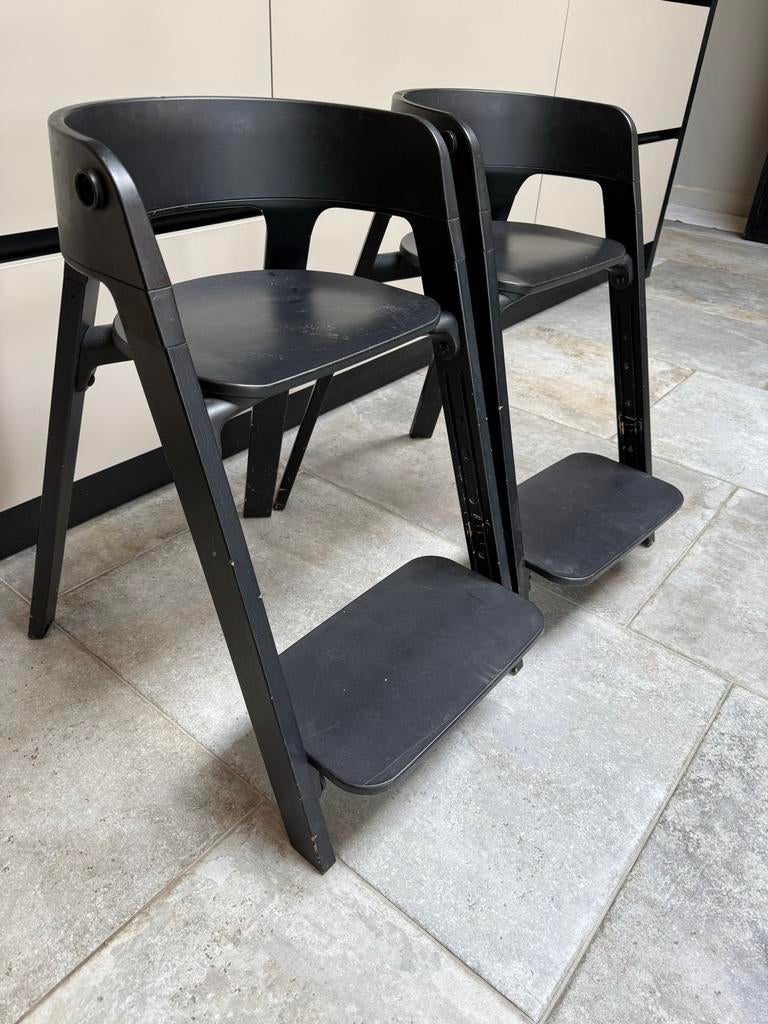 Gebruikt: 2 Stokke Steps stoelen in zwart, Ophalen, Gebruikt, Twee, Zwart