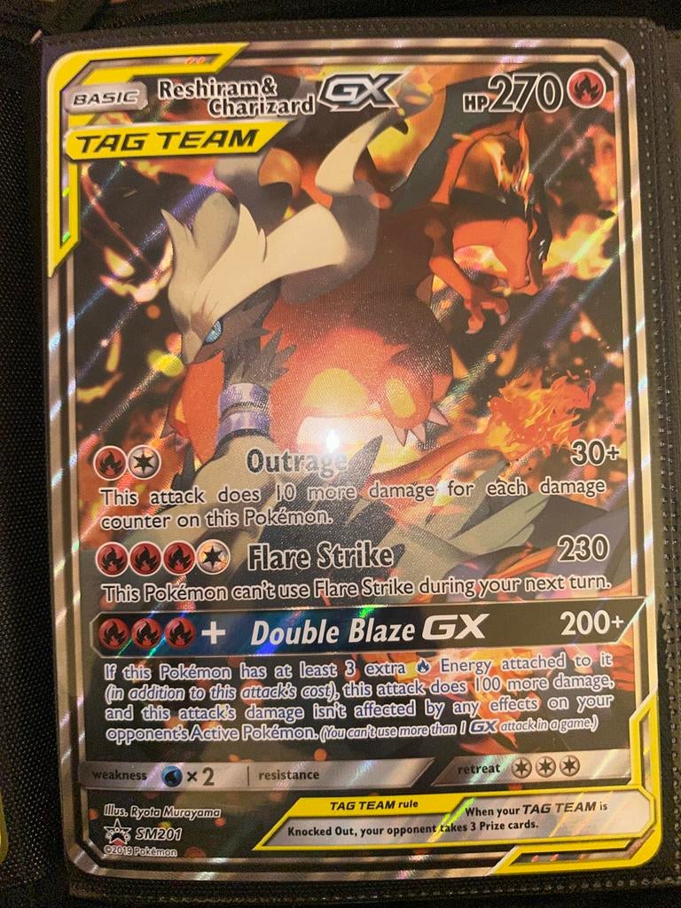 Reshiram & Charizard GX Promo SM201 Oversized Pokémon Kaart, Ophalen of Verzenden, Zo goed als nieuw