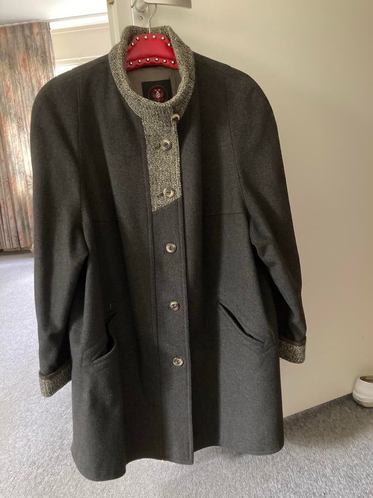 Loden Jas donker bruin- Zo goed als nieuw - Maat 46, Ophalen of Verzenden, Zo goed als nieuw, Maat 46/48 (XL) of groter, Bruin