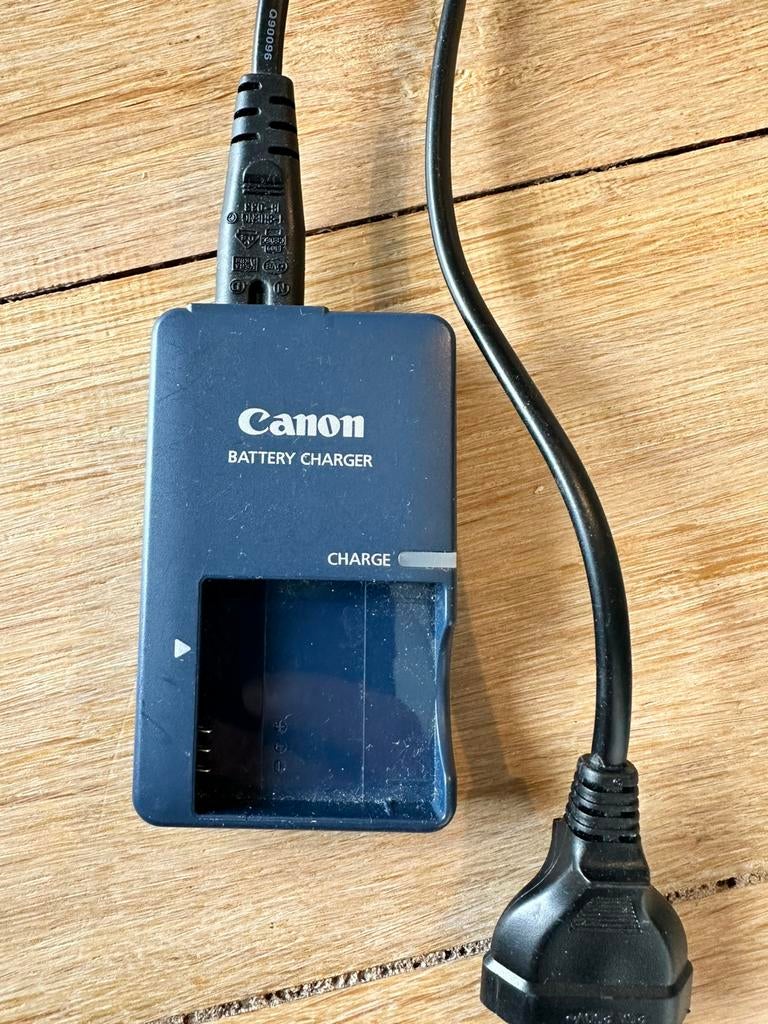Oplader Canon incl batterij, Ophalen of Verzenden, Gebruikt