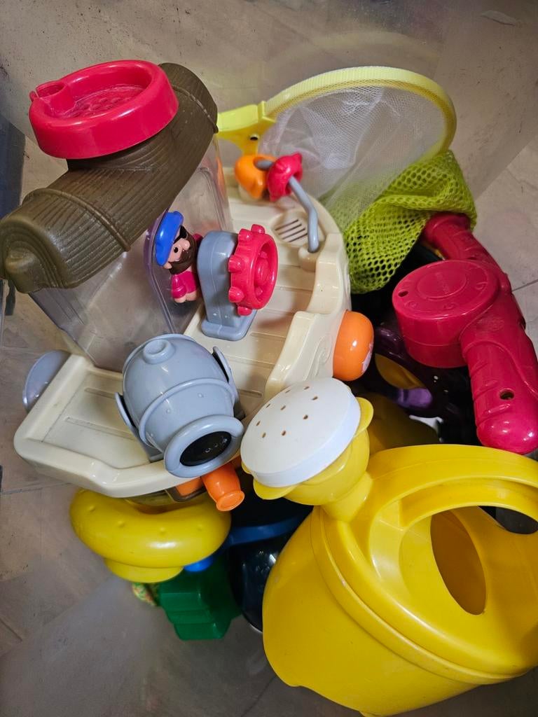 Badspeelgoed, Ophalen